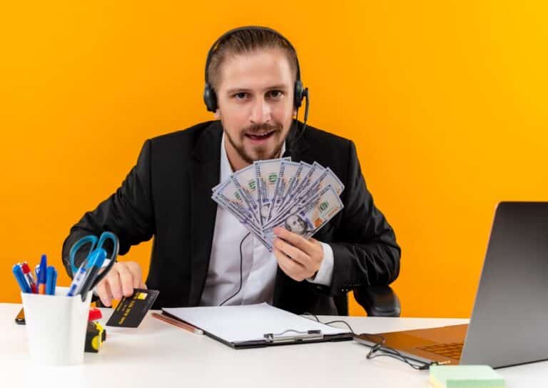 Read more about the article Cursos com Remuneração mais Elevada no Reino Unido – Tudo o que Necessita Saber