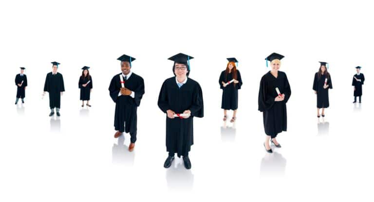 Read more about the article Diplome postuniversitare în Regatul Unit – opțiuni care vă schimbă viața