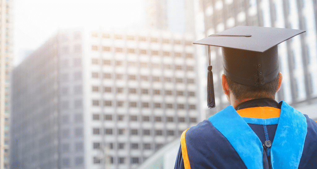 What is a foundation degree? The truth most people don’t realise 2 What is a Foundation Degree