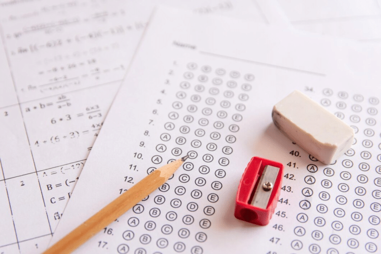 Read more about the article Jakich testów wstępnych na studia potrzebujesz?