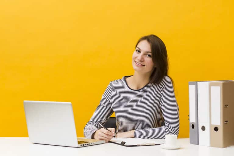 Read more about the article Urăști jobul tău? Iată cum să-ți schimbi cariera fără să o iei de la zero